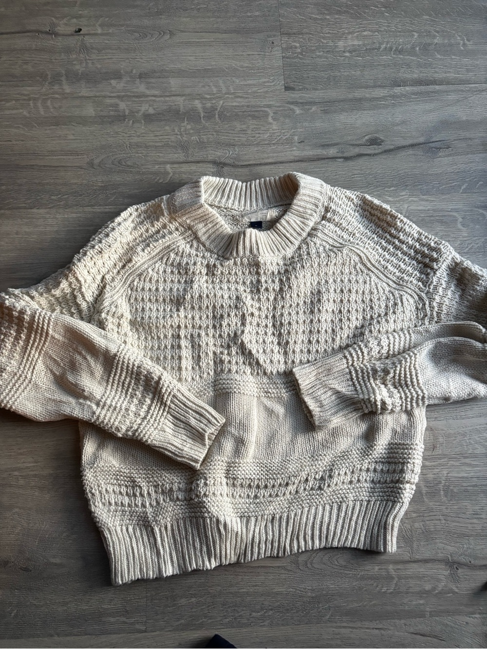 Universal Thread Cream Cable Knit Crewneck Sweater